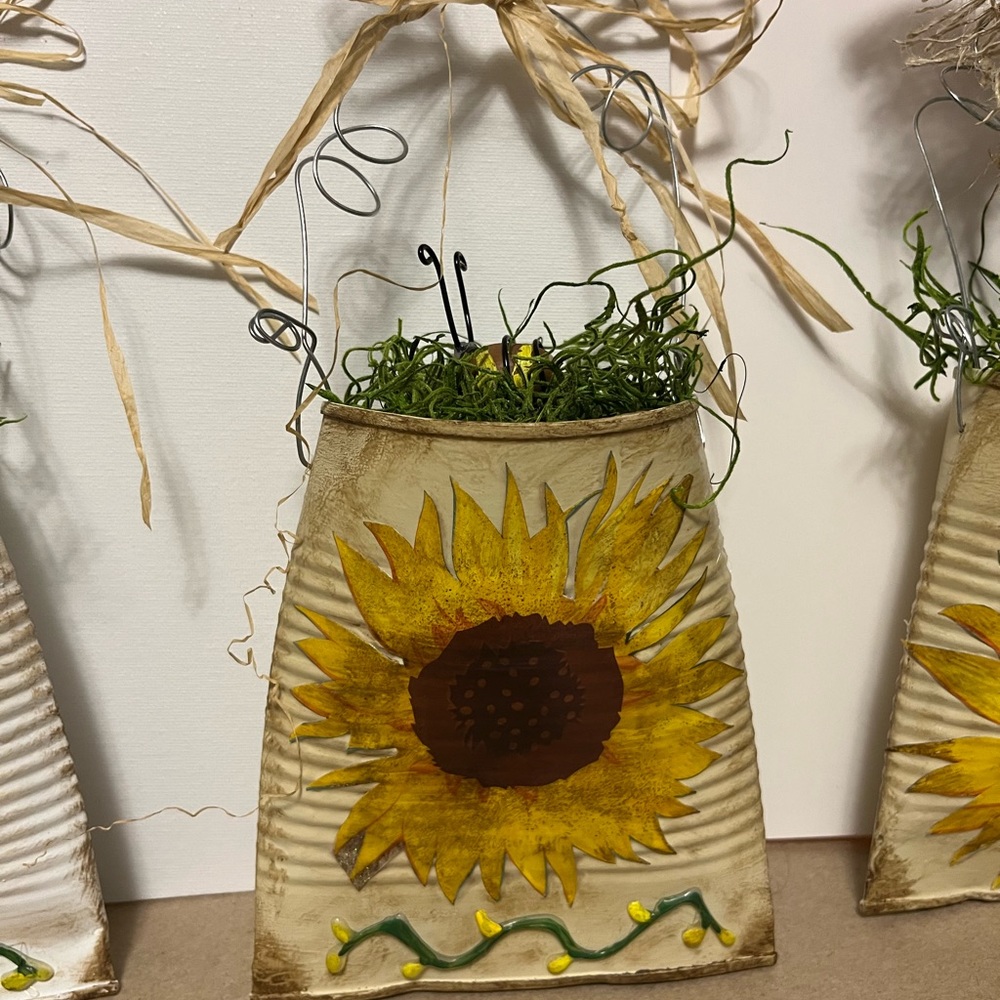 Sunflower tin wall hanging with bumblebee accent and raffia bow. Super cute! - Picture 2 of 2